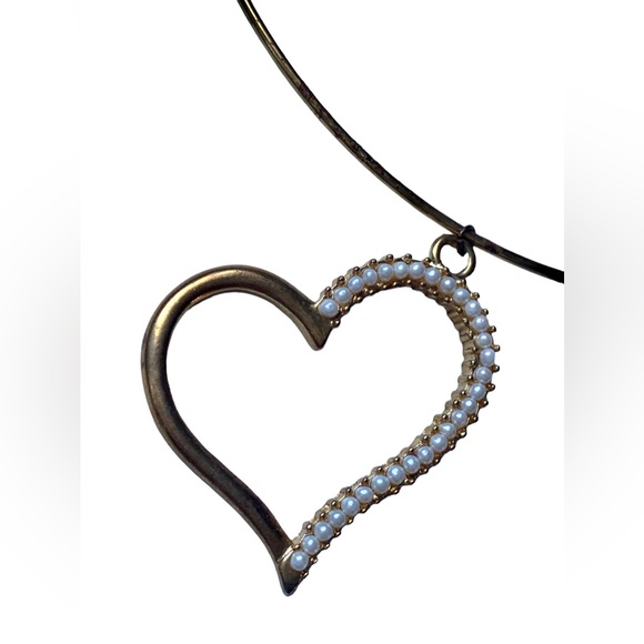 Gold Plated & Faux Pearl Heart on Wire Necklace Floating Heart Women’s Jewelry - Picture 1 of 6